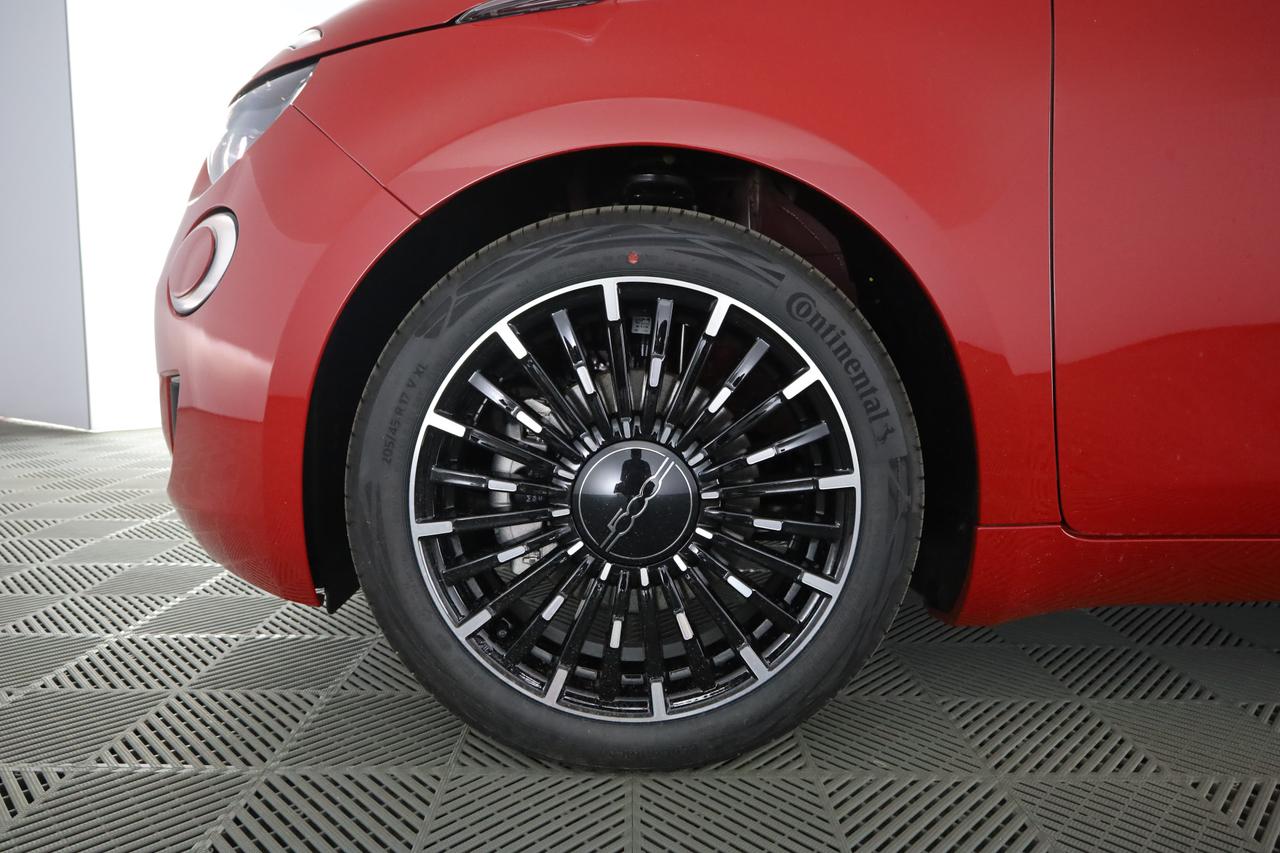 FIAT 500 (2020--->) 500 Berlina Hybrid La Prima