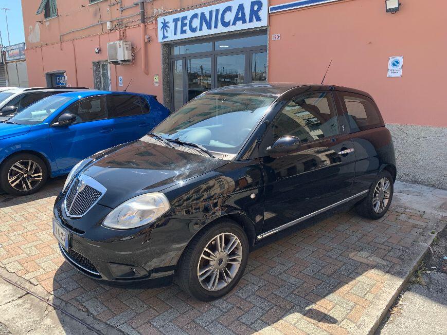 Lancia Ypsilon 1.2 Platino- OK NEOPATENTATI