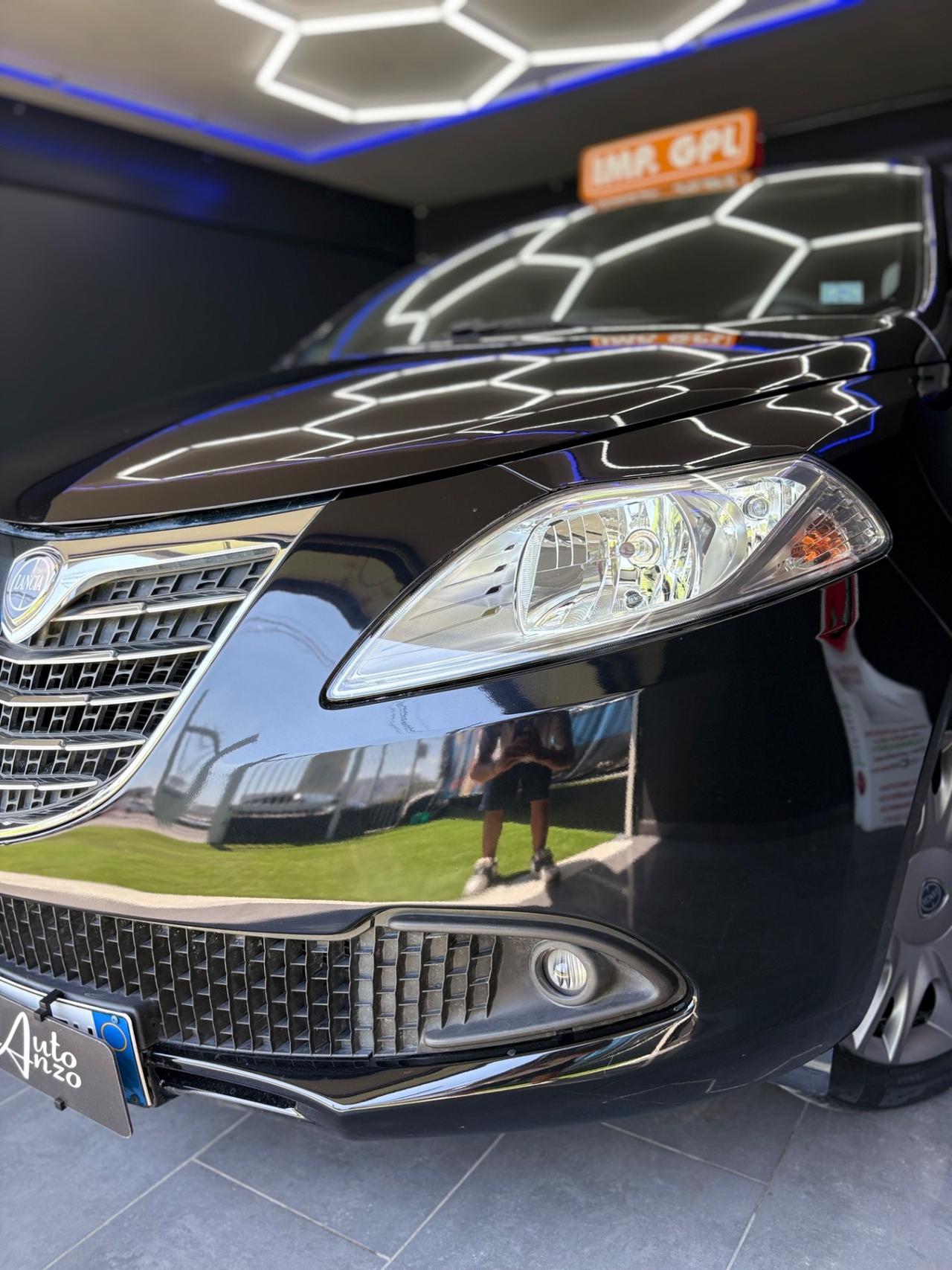Lancia Ypsilon 1.2 GPL Ecochic Gold 2013
