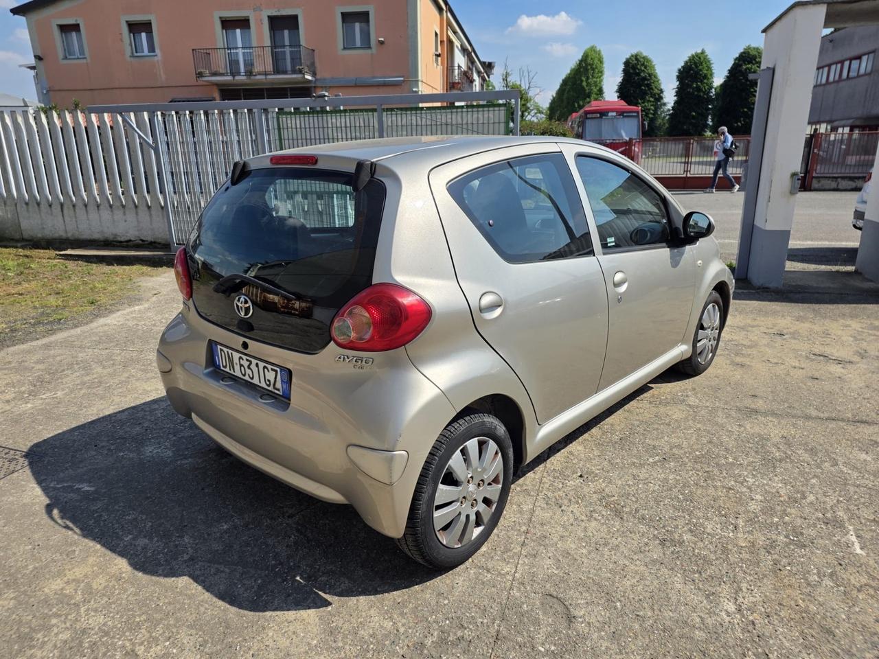 Toyota Aygo 1.0 12V VVT-i 5 porte