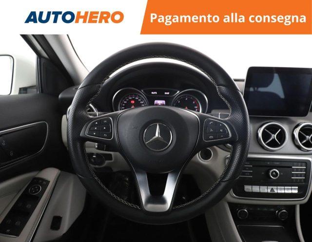 MERCEDES-BENZ GLA 200 d Automatic 4Matic Sport
