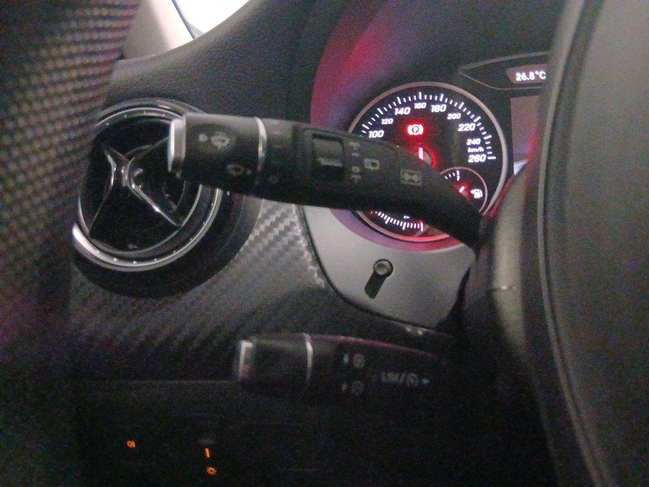 Mercedes-Benz GLA (X156) - GLA 200 d Automatic Business