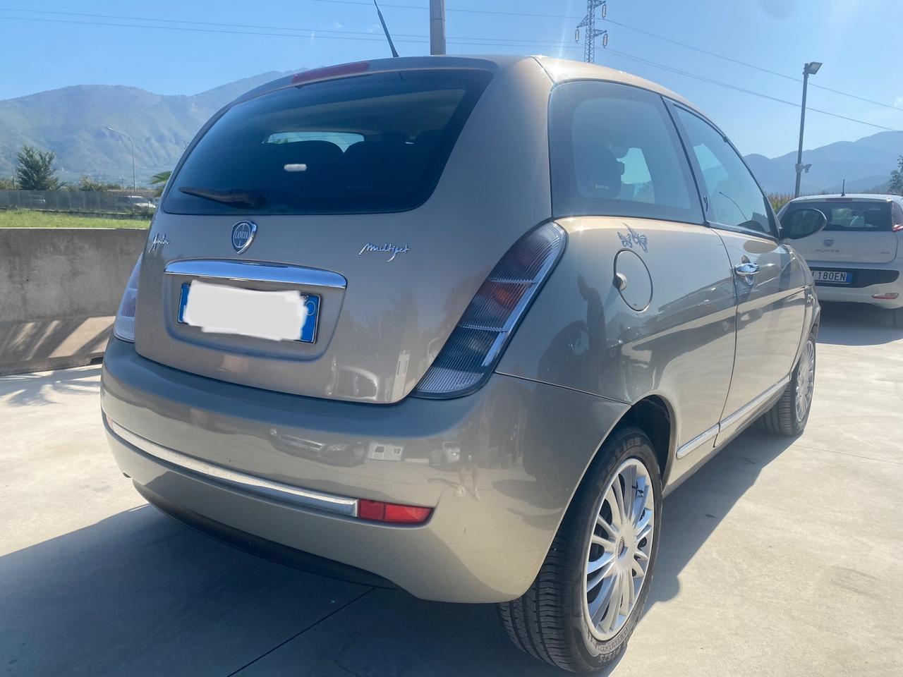 Lancia Ypsilon 1.3 MJT 75 CV Platino