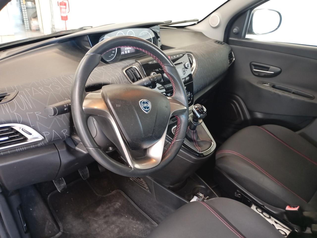 Lancia Ypsilon 1.2 69 CV 5 porte S&S Gold