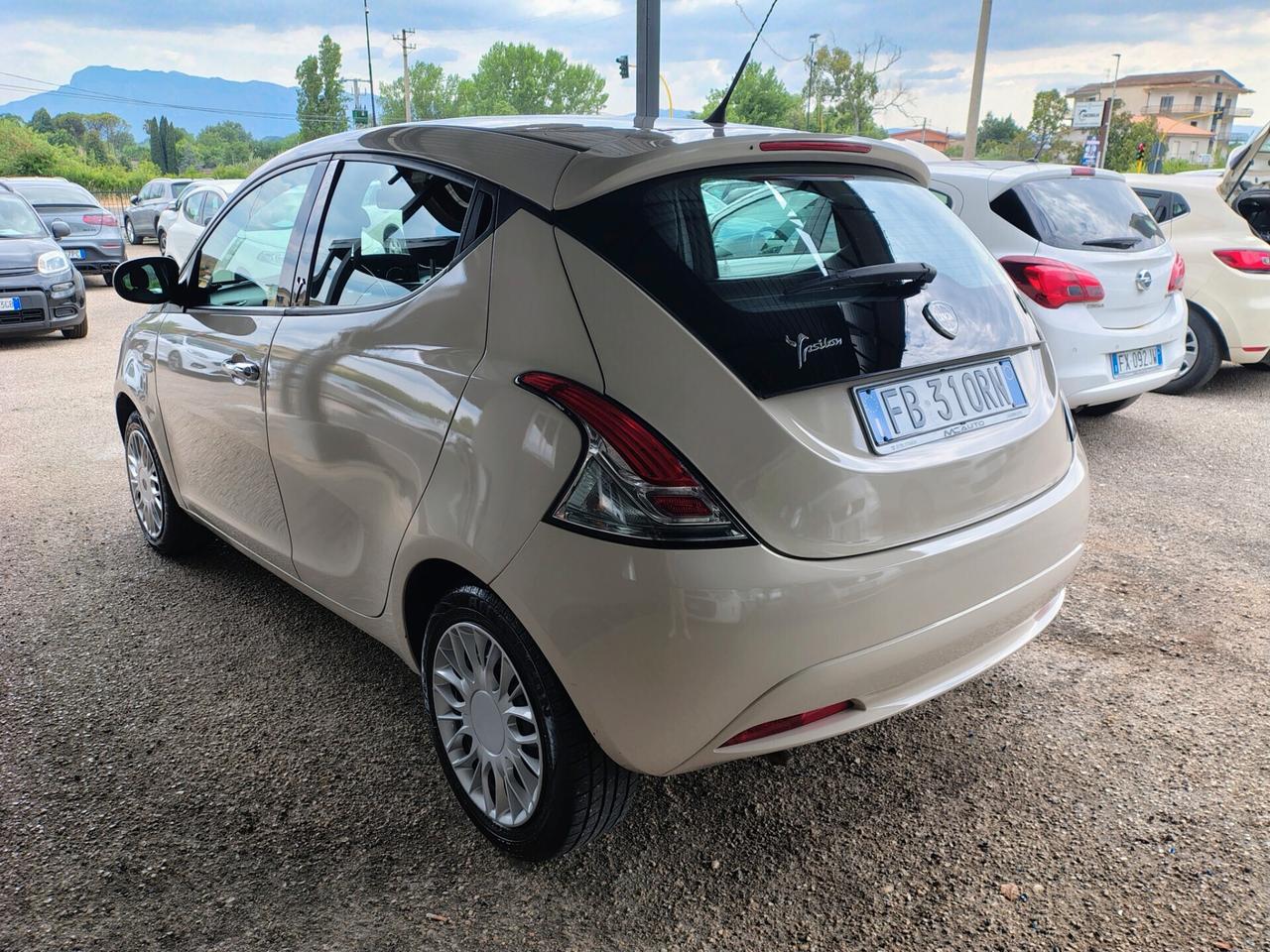Lancia Ypsilon 1.2 69 CV 5 porte Platinum