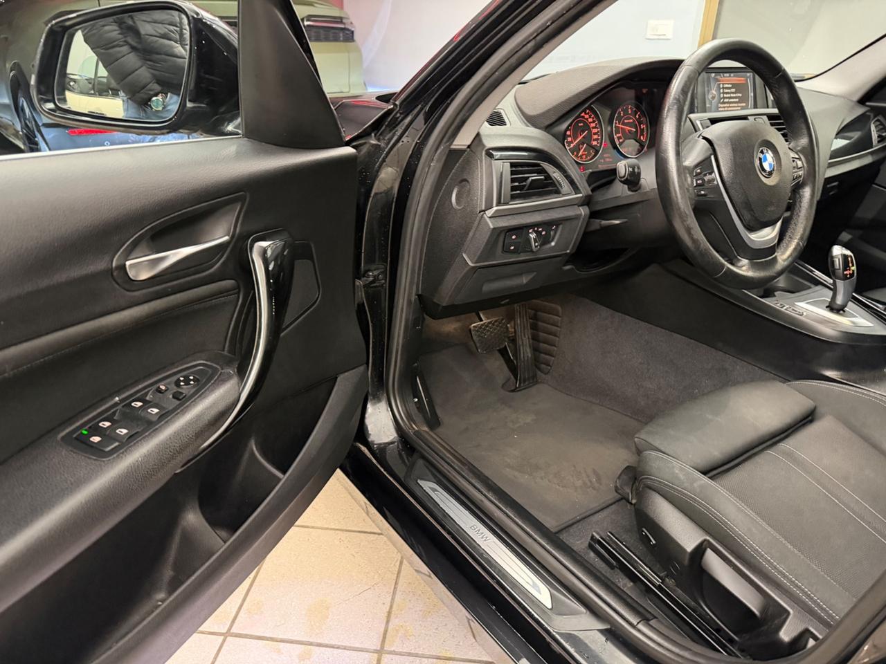 BMW 118d 5p. Urban Automatica