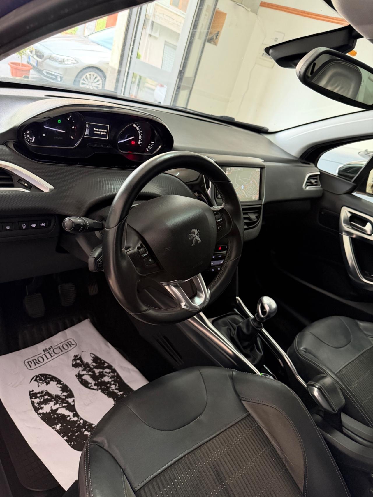 Peugeot 2008 1.6 e-HDi 115 CV Stop&Start Féline