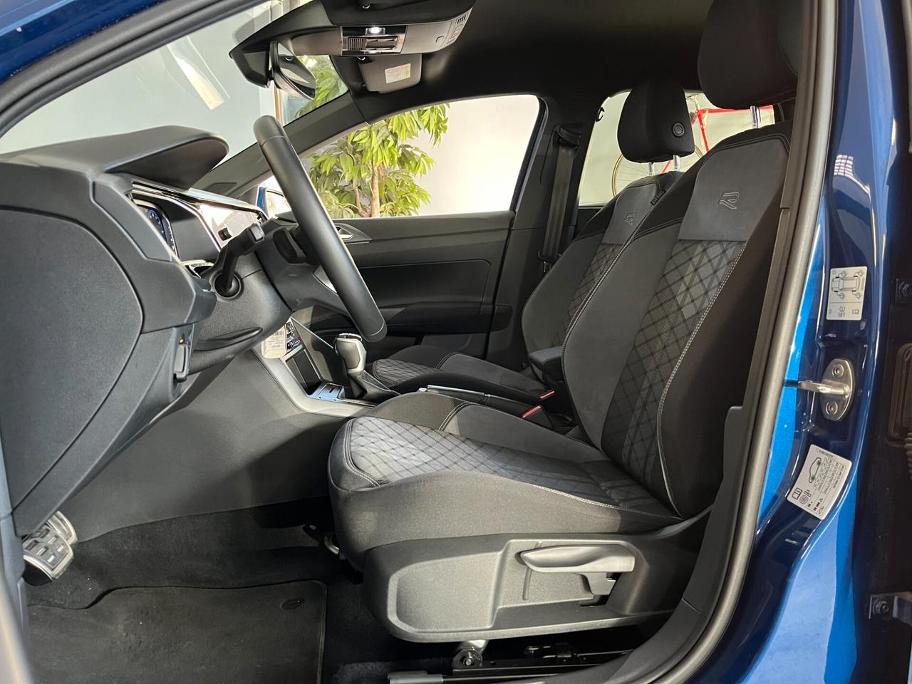 Volkswagen Polo 1.0cc TSI 110cv DSG "R-LINE" SOLO 8.250KM