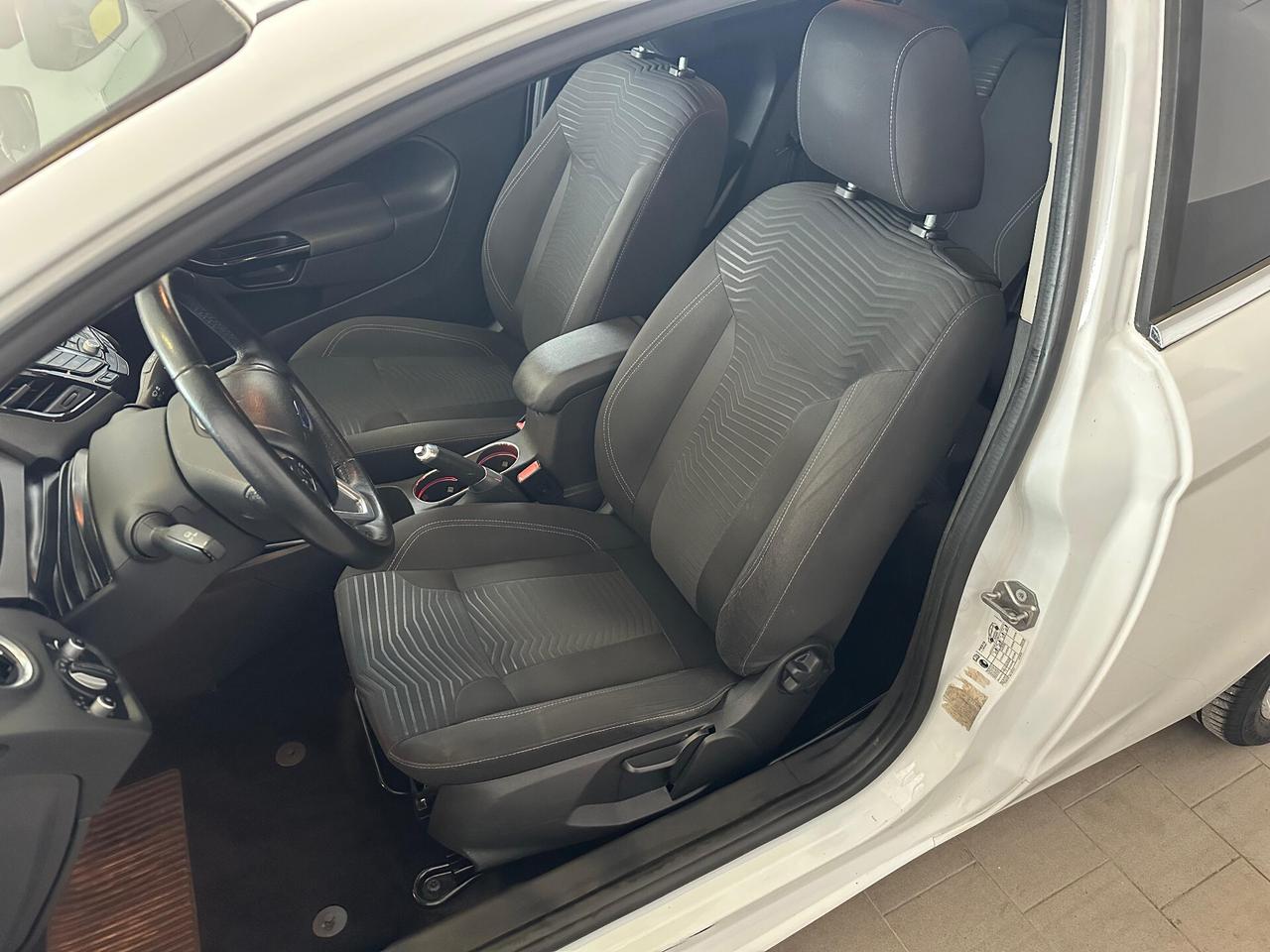 Ford Fiesta 1.0 EcoBoost 100CV Titanium Neopatentati