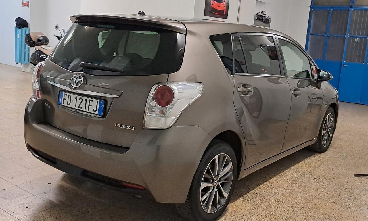 Toyota Verso 1.6 D-4D Style