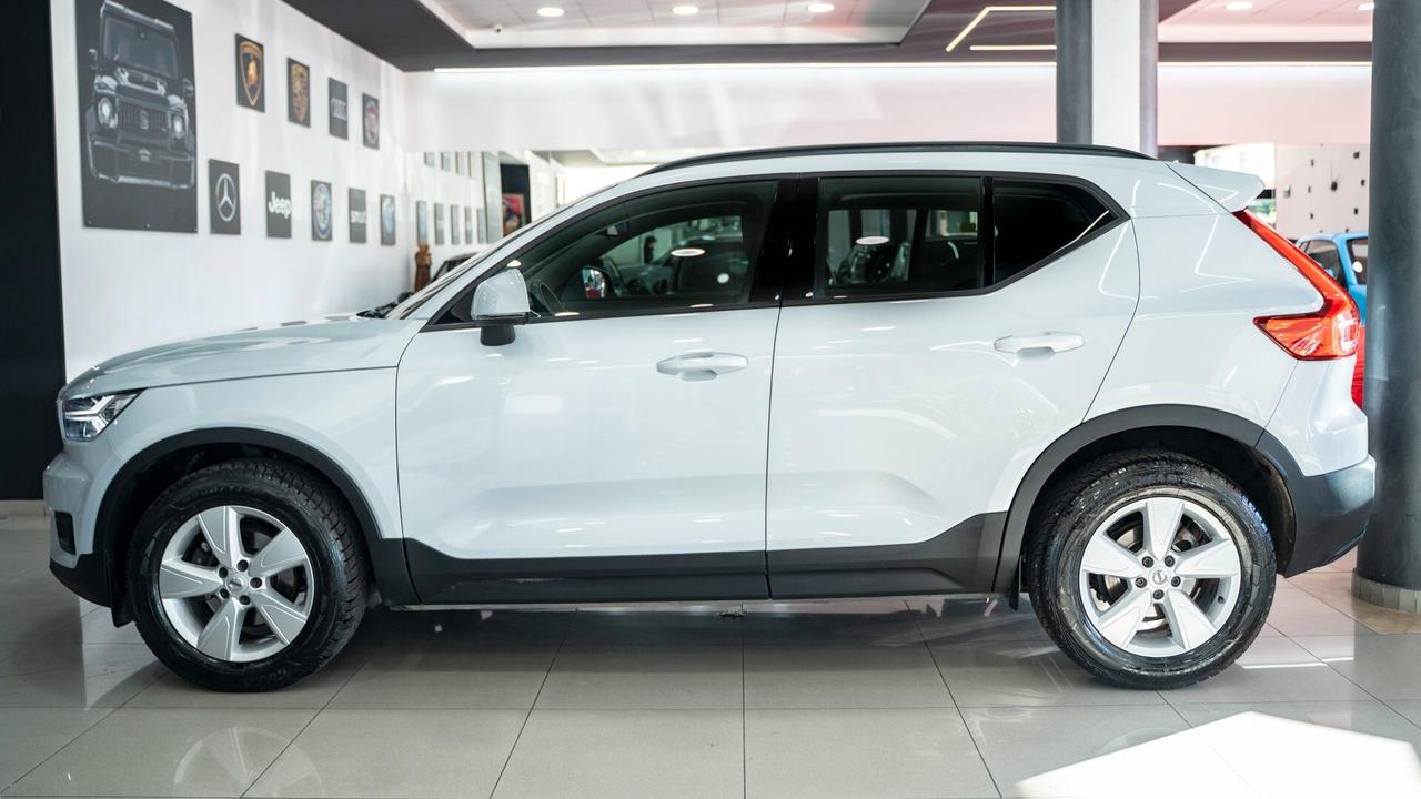 Volvo XC40 2.0 D3 150 CV MOMENTUM PRO AUTO NAVI LED FULL OPTI