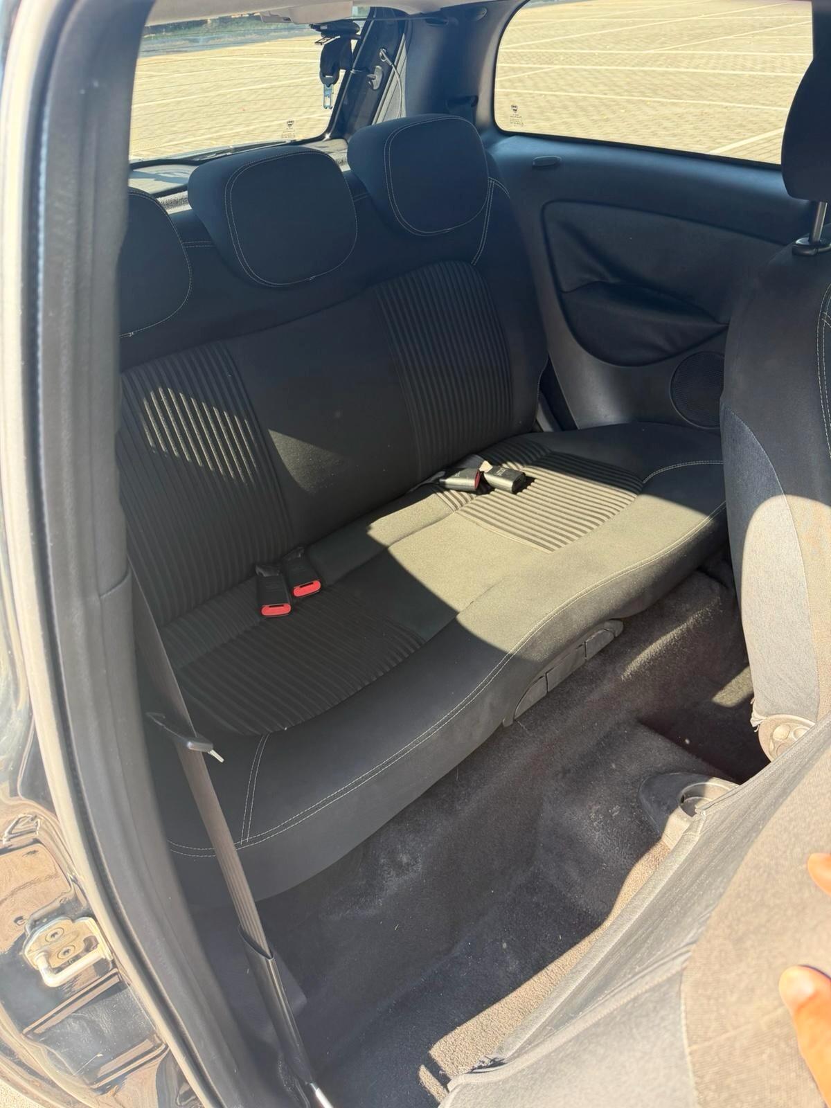 Lancia Ypsilon 1.3 MJT 75 CV MomoDesign