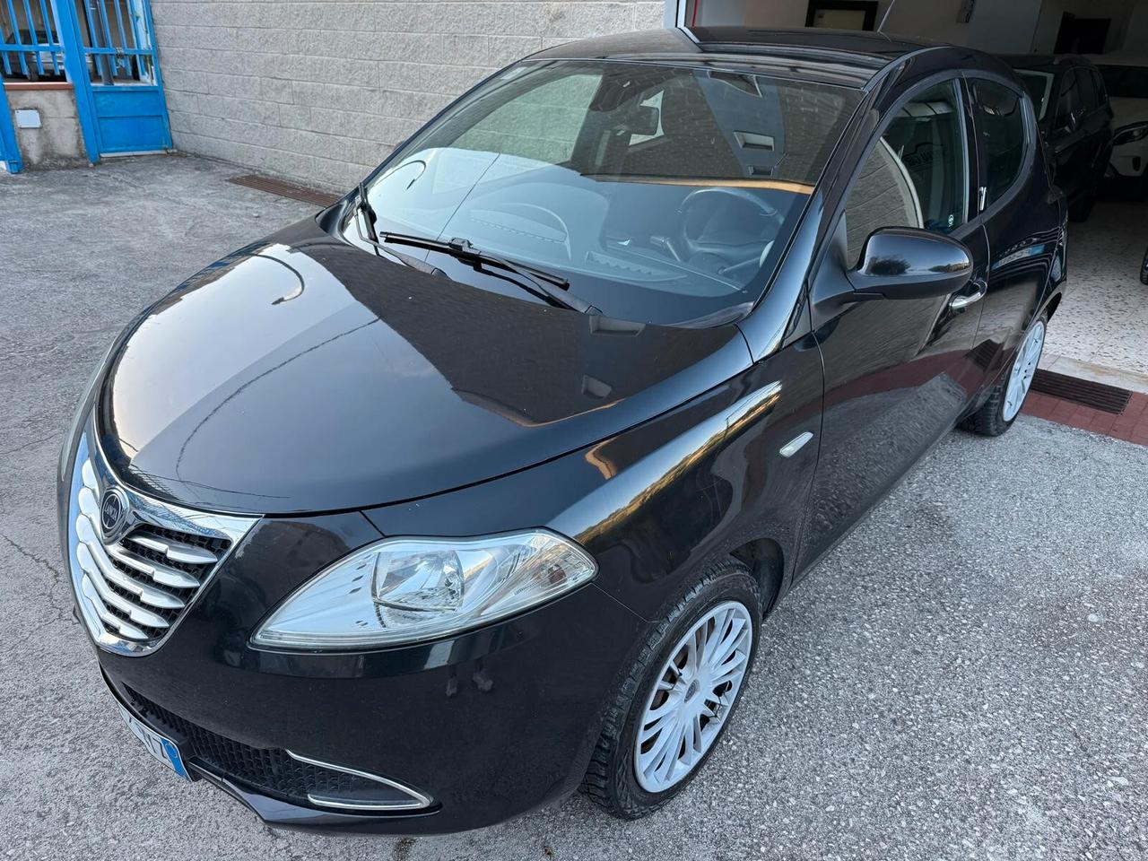Lancia Ypsilon 1.2 69 CV 5 porte GPL Ecochic Gold