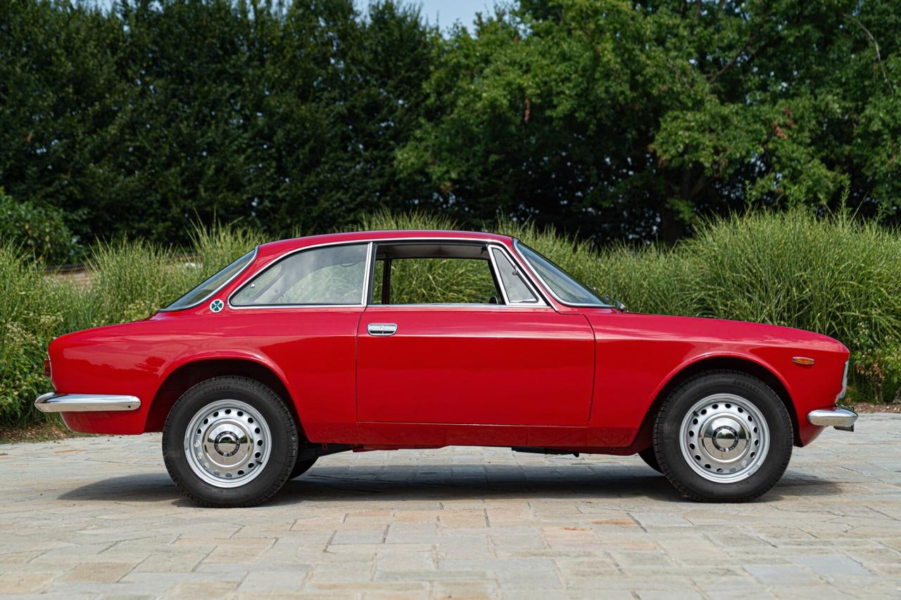 Alfa Romeo Giulia SPRINT GT VELOCE - RDS01445
