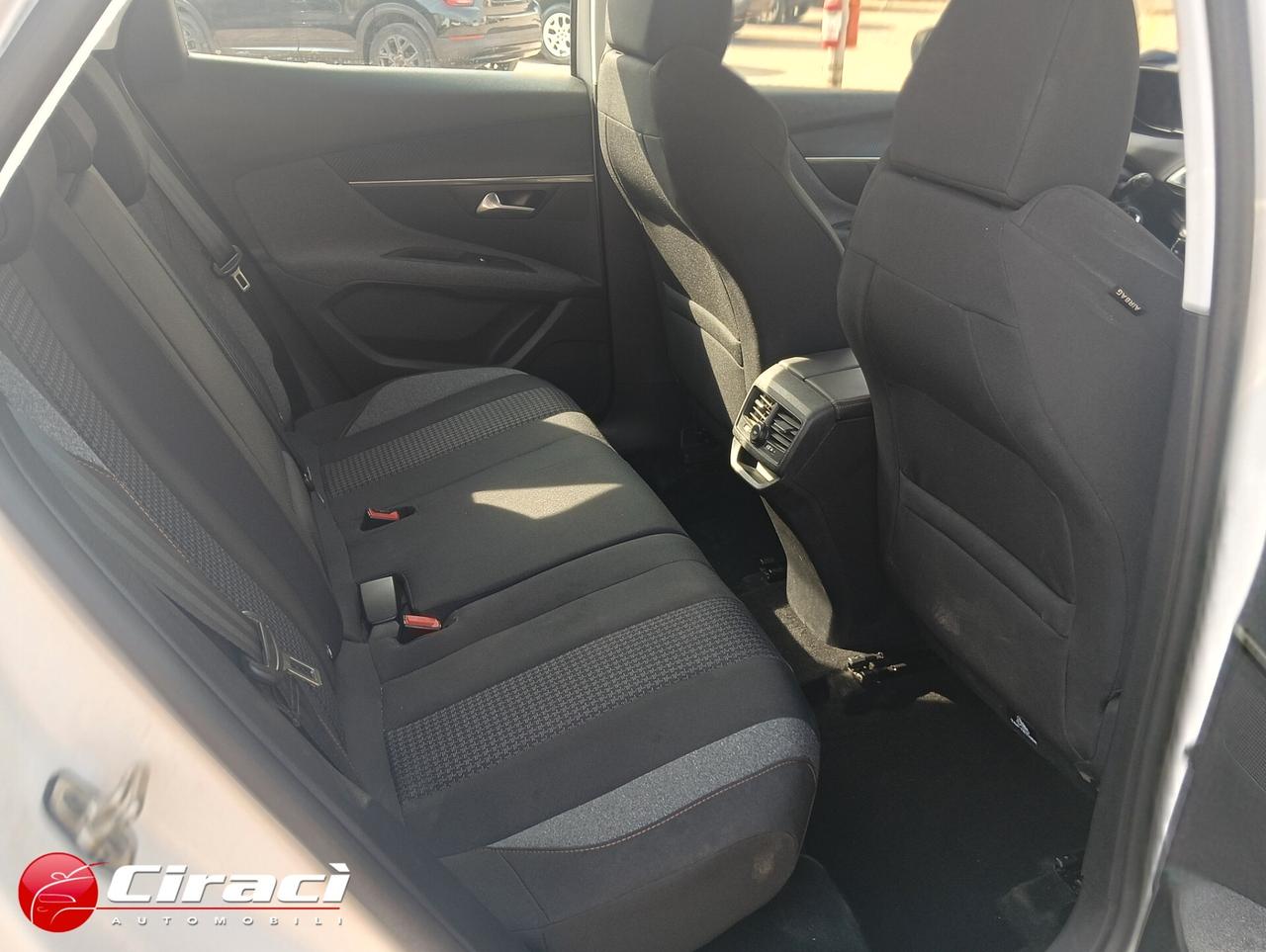 Peugeot 3008 BlueHDi 130 EAT8 Business