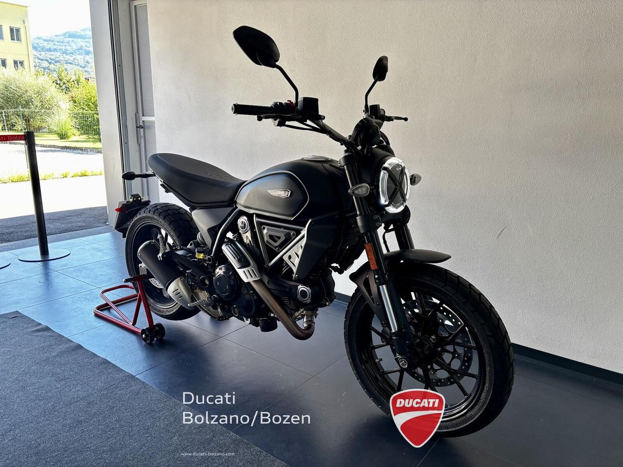 Ducati Scrambler 800 Icon Dark
