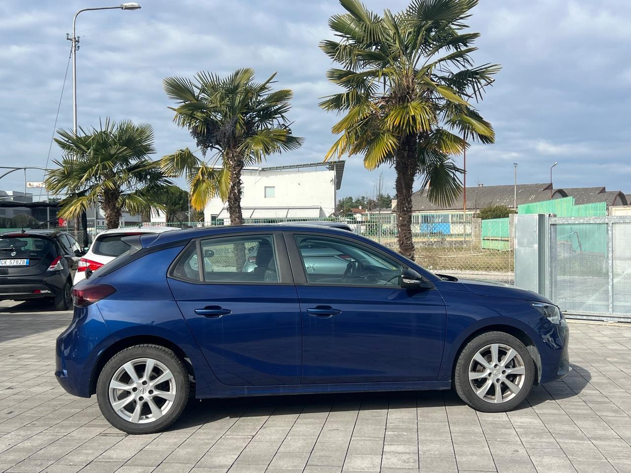 Opel Corsa 1.2 Edition NEOPATENTATI FINANZIABILE