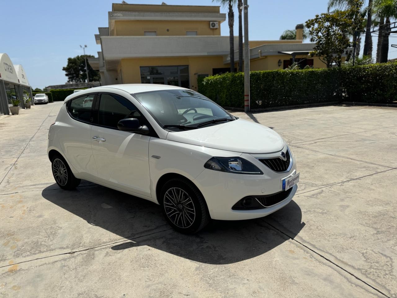 Lancia Ypsilon 1.0 FireFly 5 porte S&S Hybrid Ecochic G old