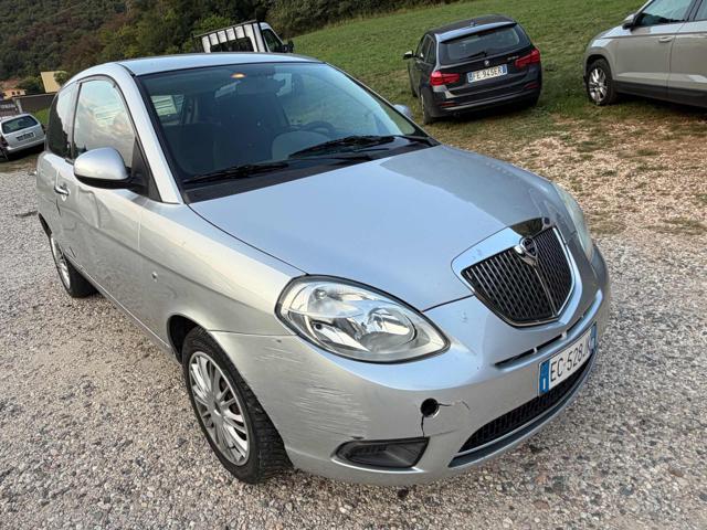LANCIA Ypsilon 1.2 Versus senza nessun lavoro da fare