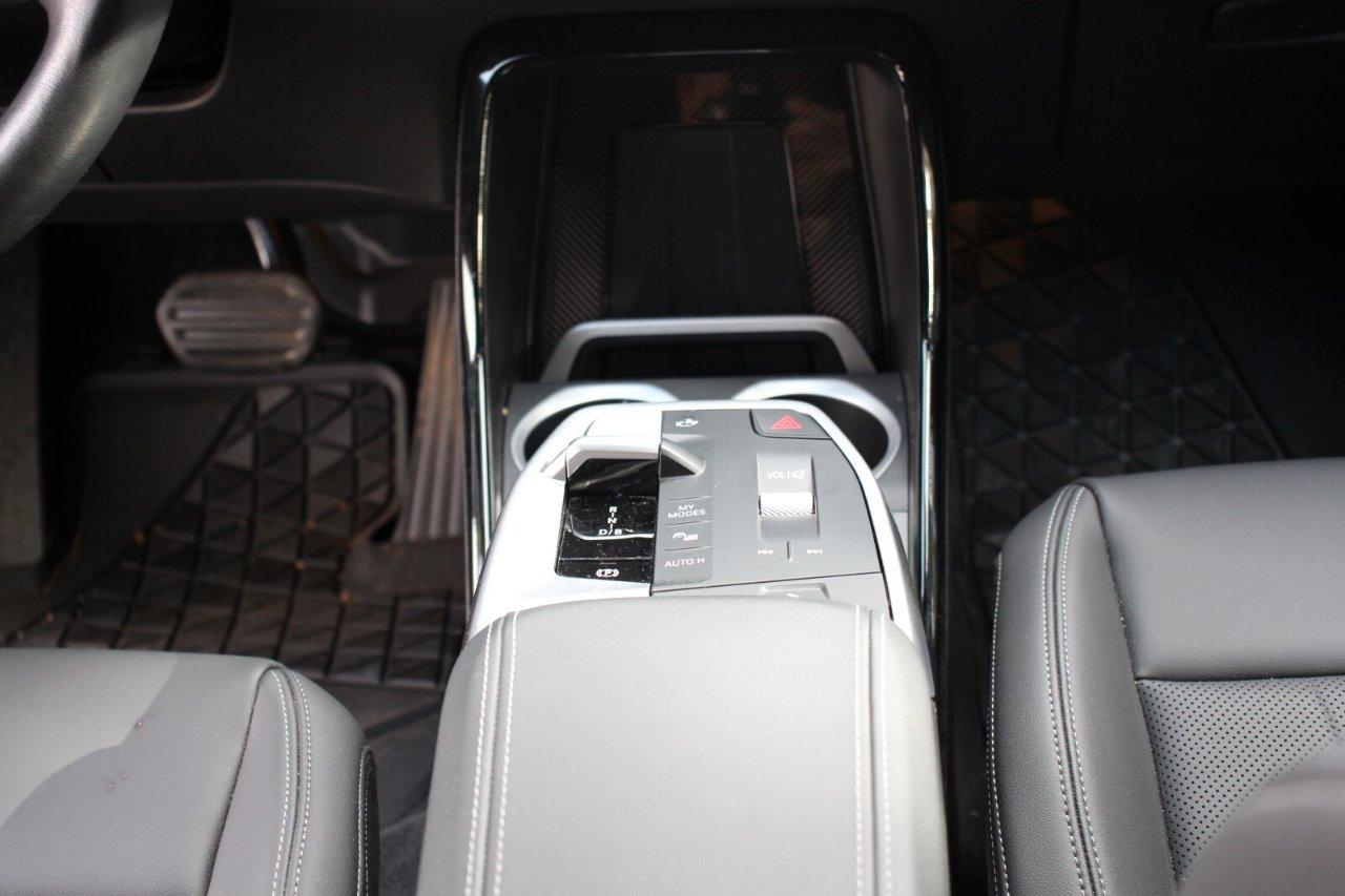 BMW iX1 edrive 20 X-Line
