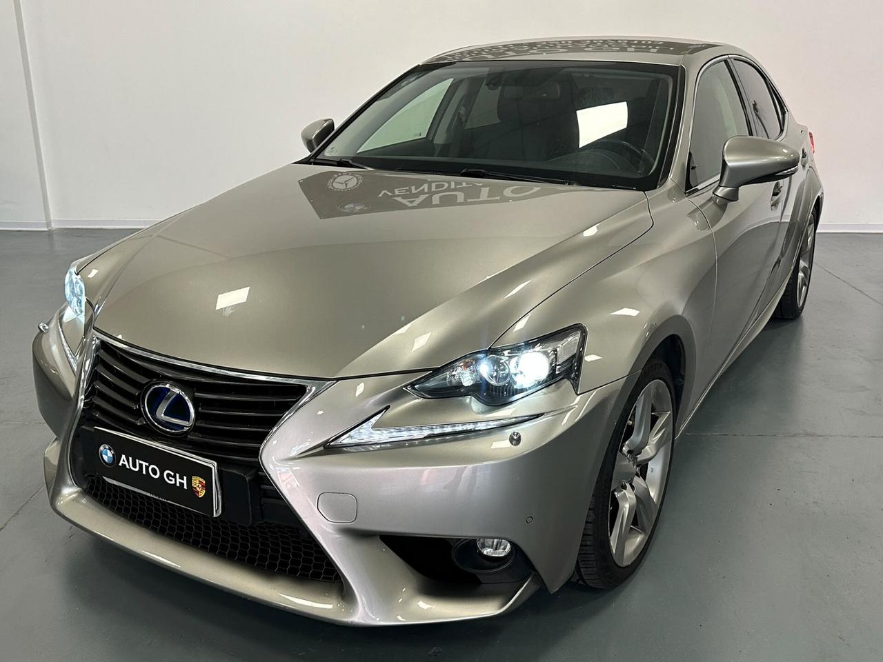 Lexus IS Hybrid FSport