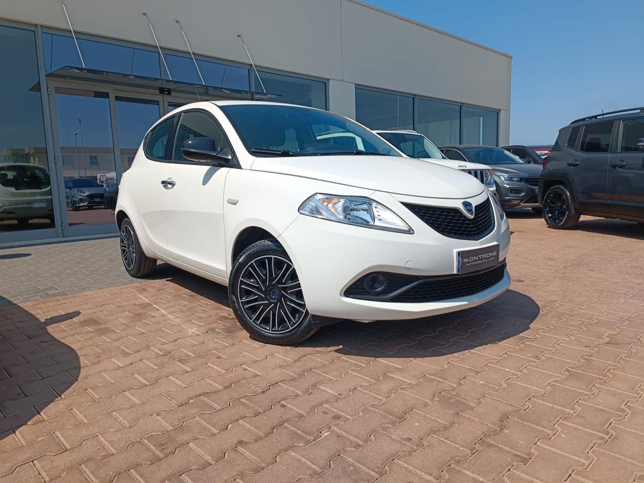 Lancia Ypsilon 1.2 69 CV 5 porte Gold