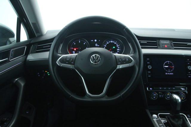 VOLKSWAGEN Passat Variant 2.0 TDI SCR EVO DSG Business Fari LED