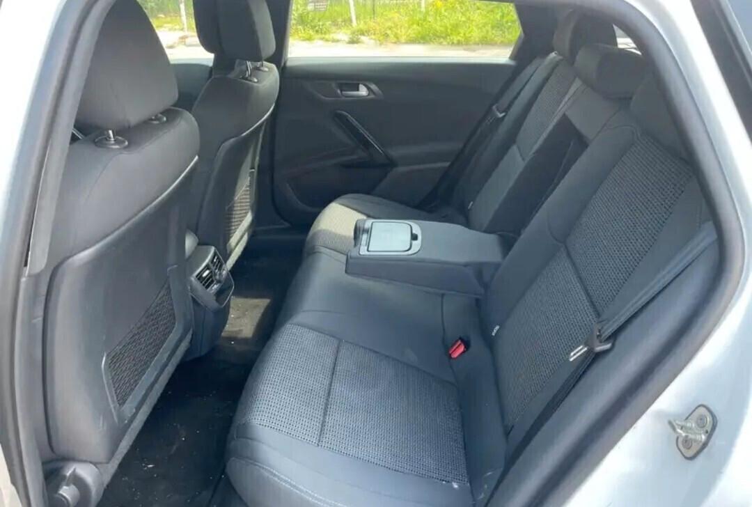 Peugeot 508 BlueHDi 120 EAT6 S&S SW Allure