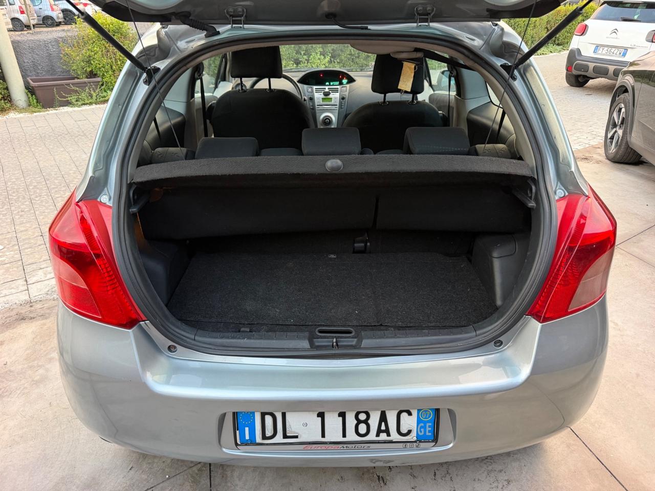 Toyota Yaris 1.0 3 porte Sol