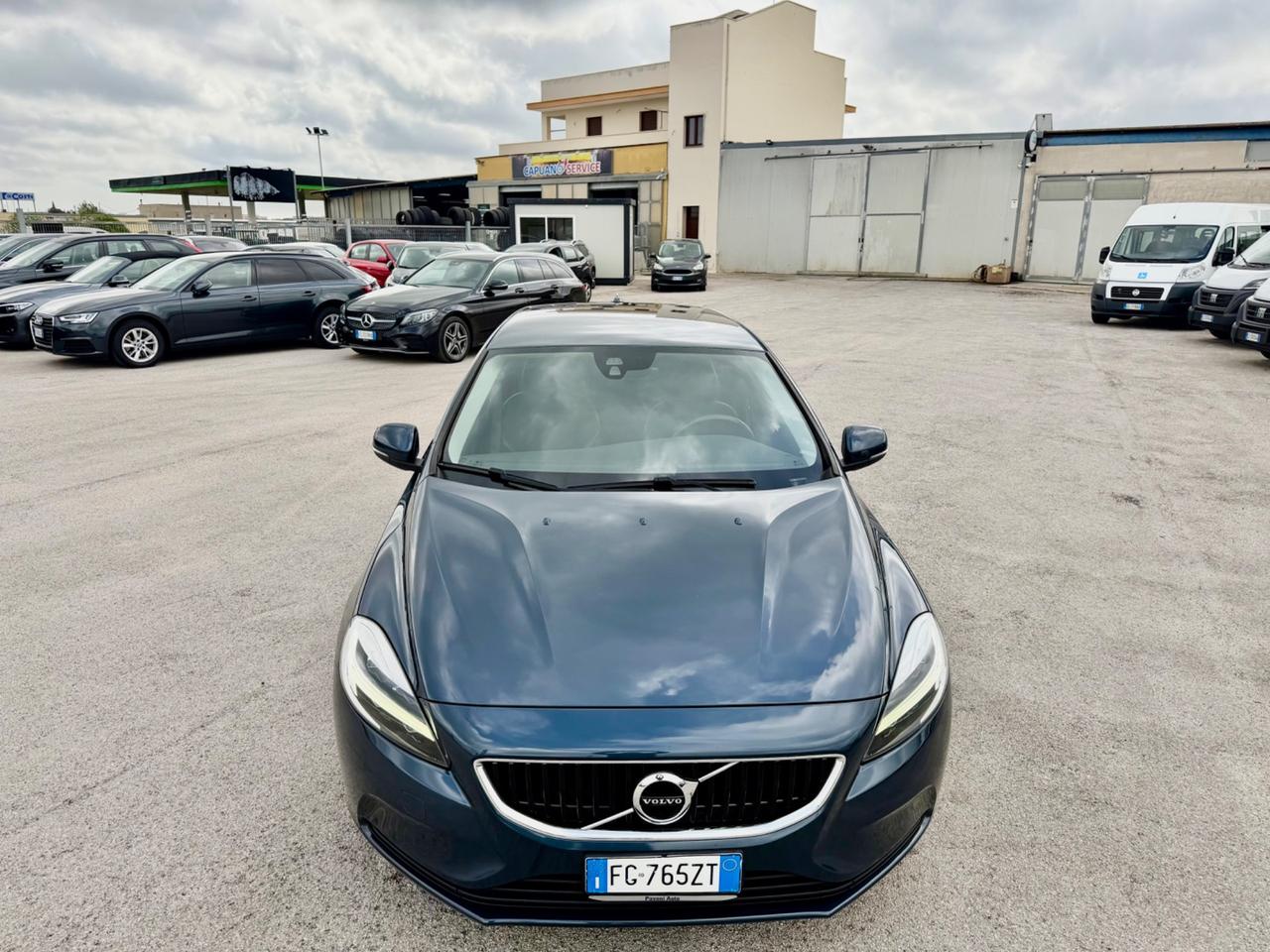 VOLVO V40 2.0D D2 120CV MANUALE FULL LED MY17