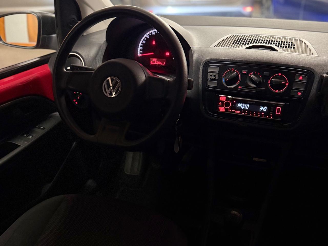 STUPENDA VOLKSWAGEN UP ADATTA A NEOPATENTATI UNICO PROPRIETARIO