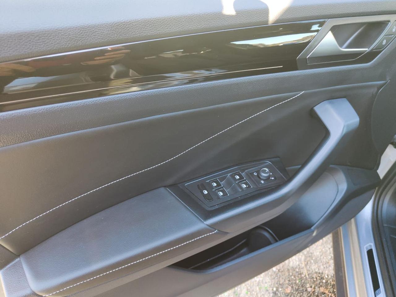 Volkswagen T-Roc R-line #8115