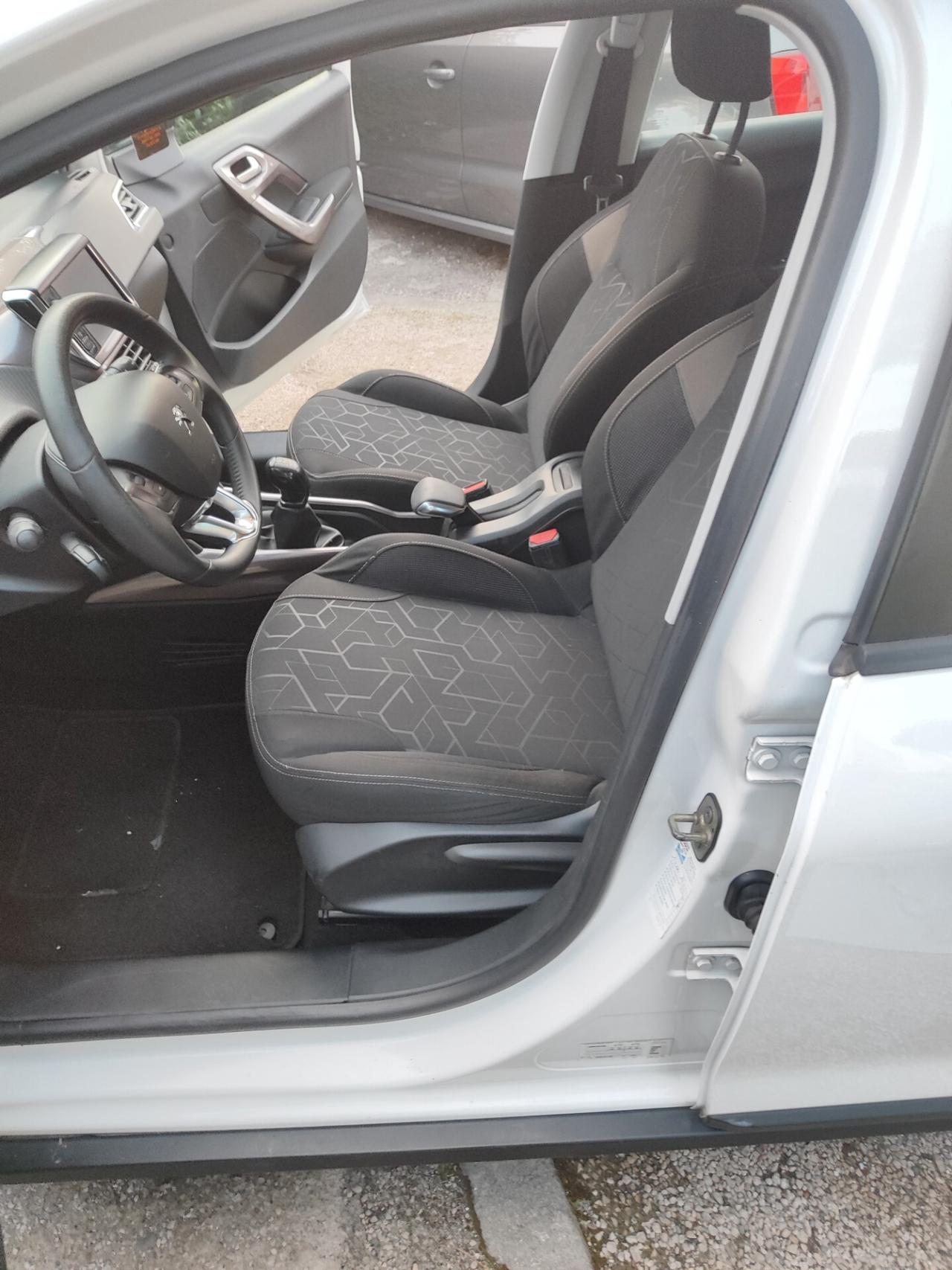 Peugeot 2008 1.4 HDi 68CV Active