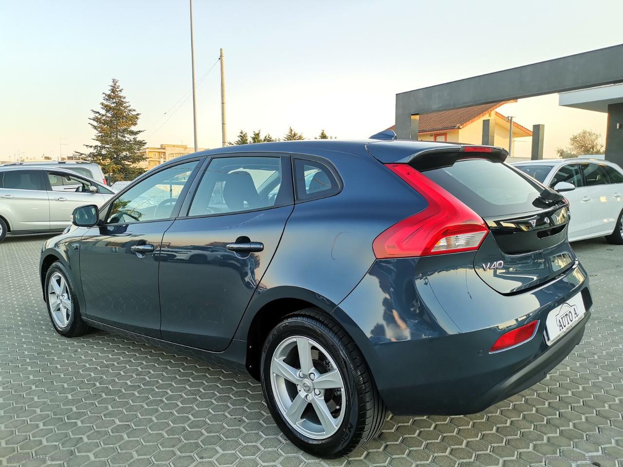 VOLVO V40 D2 Kinetic