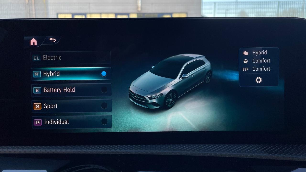 MERCEDES-BENZ A250 PLUG-IN PROGESSIVE ADVANCE MY23 224CV - FULL LED, PELLE, VIRTUAL COCKPIT