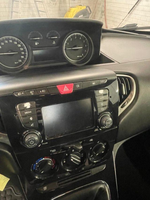 LANCIA Ypsilon 1.2 69 CV 5 porte Gold
