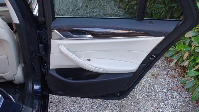 BMW 530 d xDrive 249CV Touring Luxury, Garanzia..