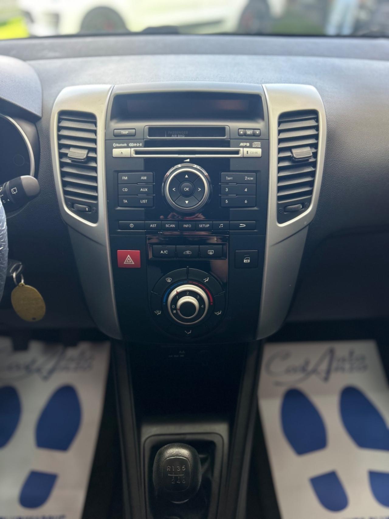 Kia Venga 1.4 CRDi 90 cv CrossOver High Tech 2015
