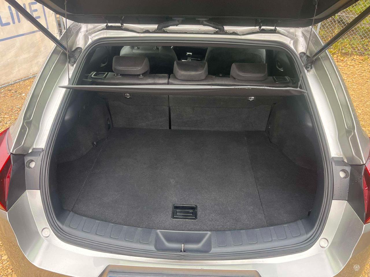 Lexus UX Hybrid Business