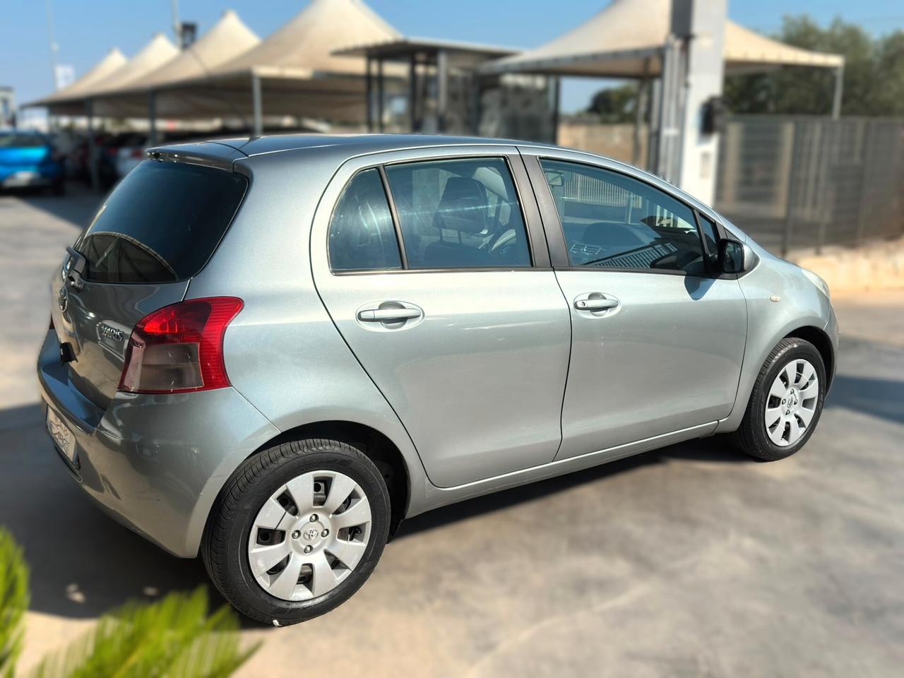 Toyota Yaris 1.0 5 porte