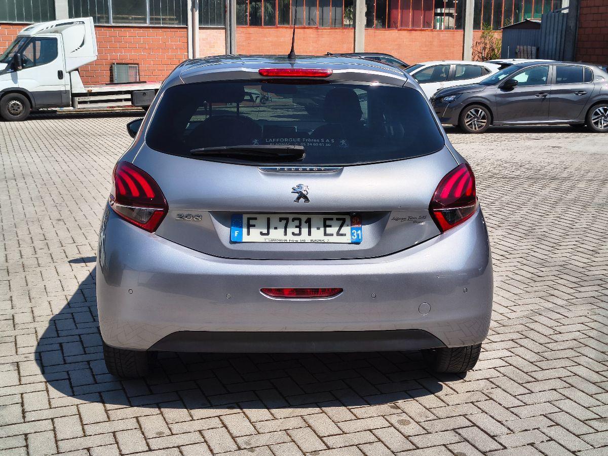 PEUGEOT - 208 - PureTech 82 5p. Touch