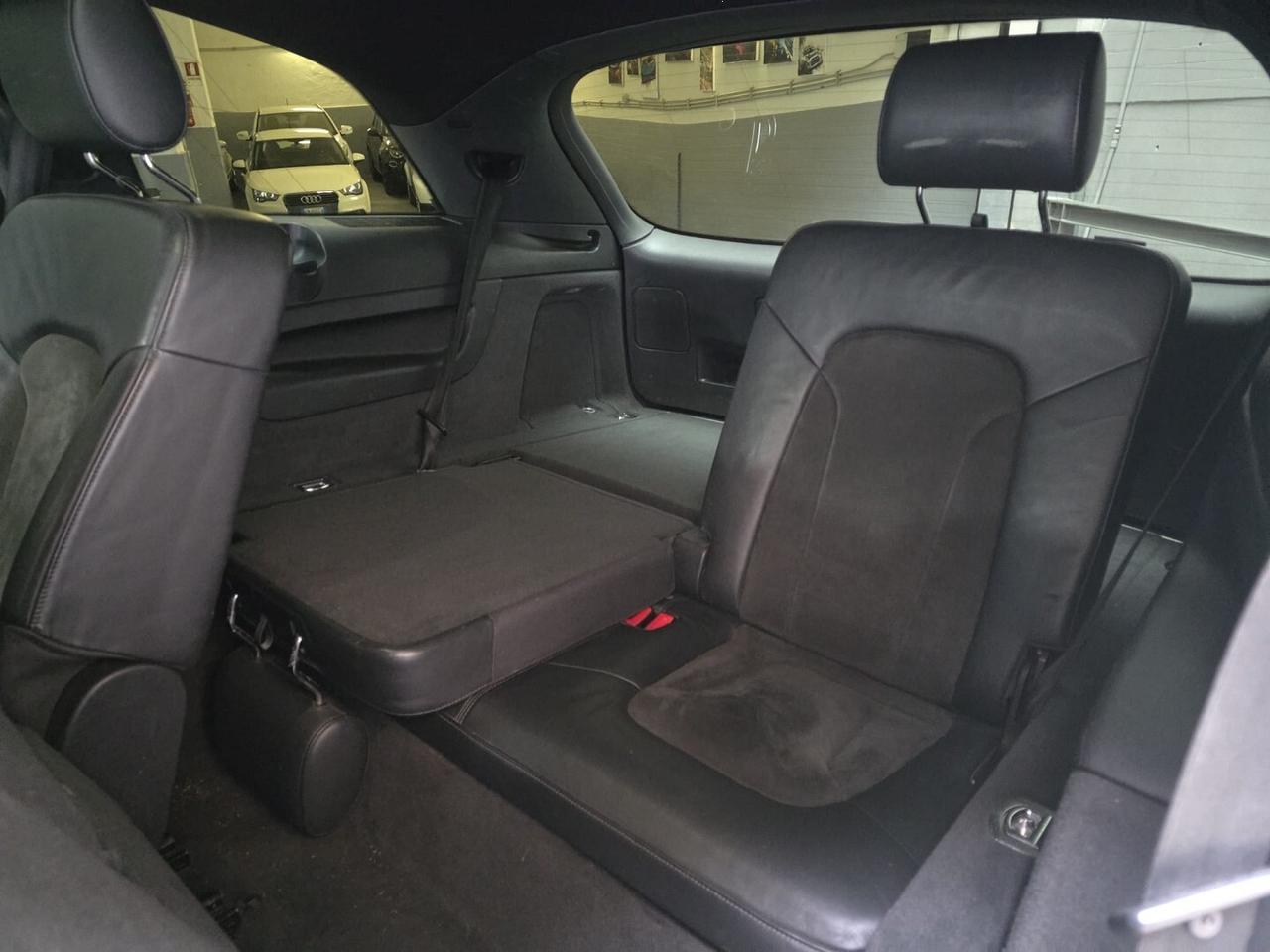 AUDI Q7 3.0 TDi S line- 7 POSTI