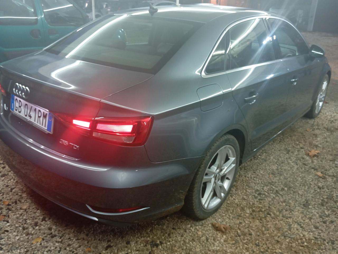 Audi A3 Sedan 35 TDI S tronic Business