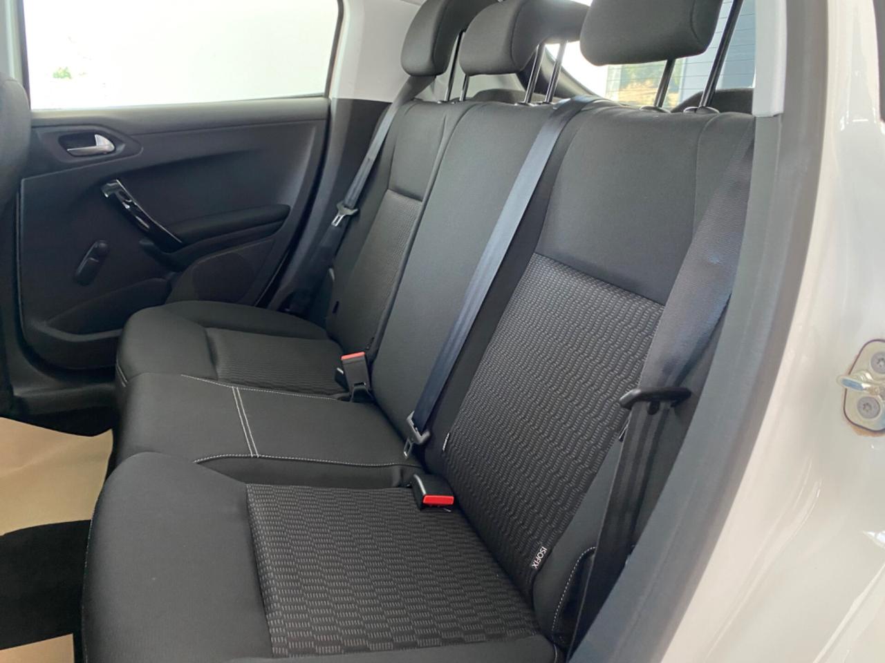 Peugeot 208 PureTech 5P ALLURE NAVI/FULL LED2020