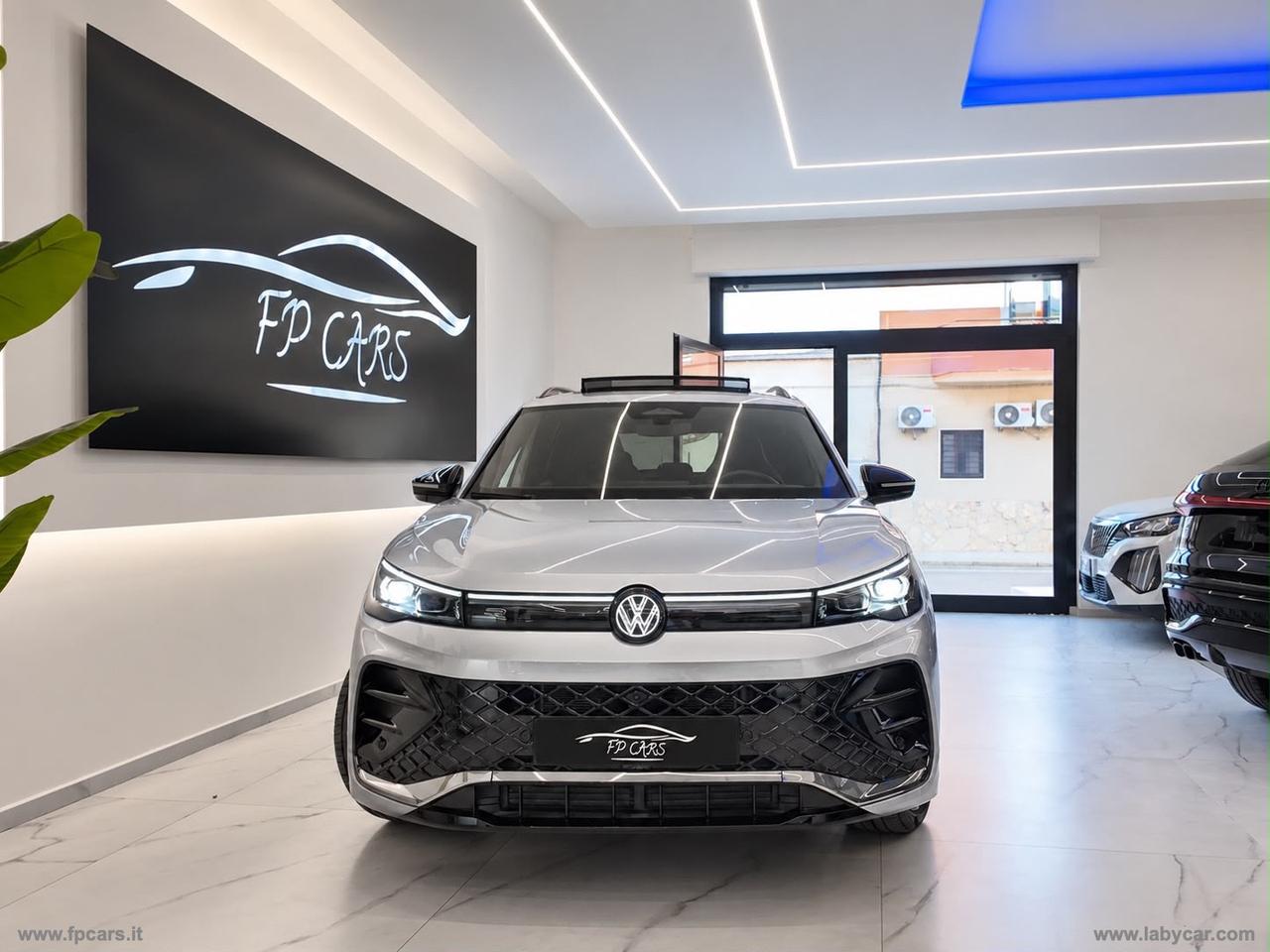 VOLKSWAGEN Tiguan 2.0 TDI 150 CV DSG R-Line Plus TETTO APRI.