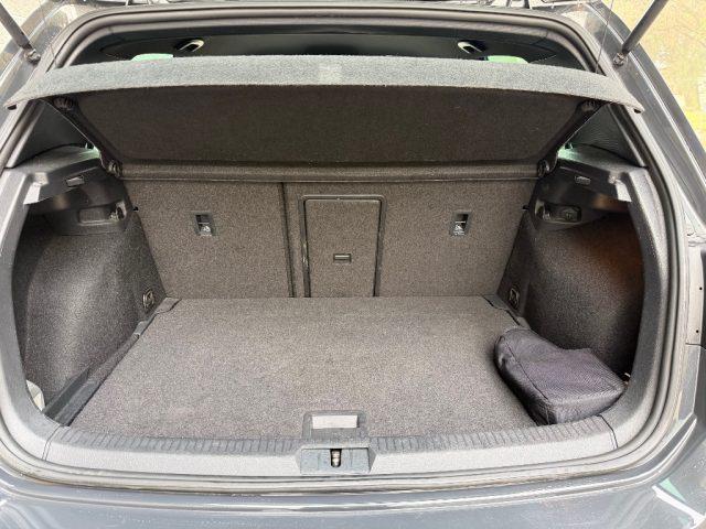 VOLKSWAGEN Golf 1.5 TSI 150CV DSG R-LINE UNIPROPRIETARIO