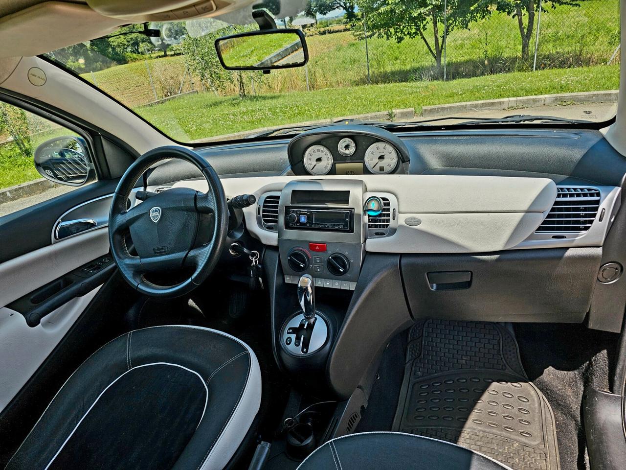 Lancia Ypsilon 1.3 MJT 75 CV Platinum