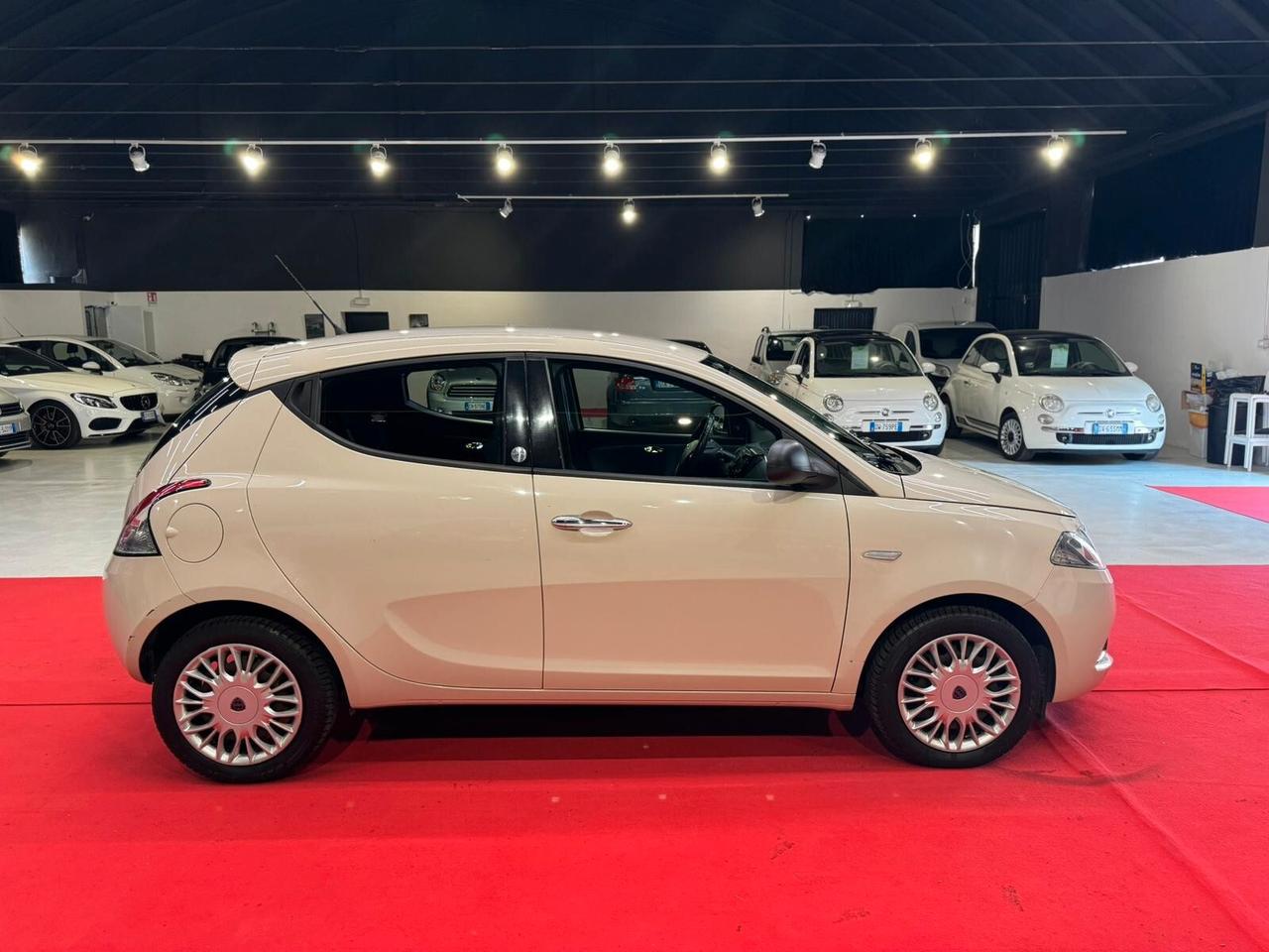 LANCIA YPSILON NEOPATENTATI