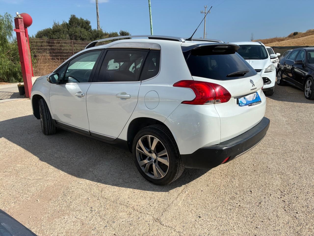 Peugeot 2008 BlueHDi 100 S&S Black Matt
