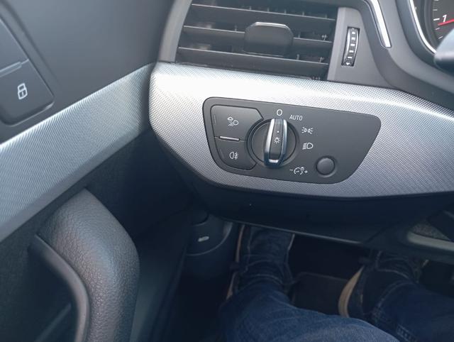 AUDI A4 *PROMO* Avant 30 TDI S tronic Business Sport